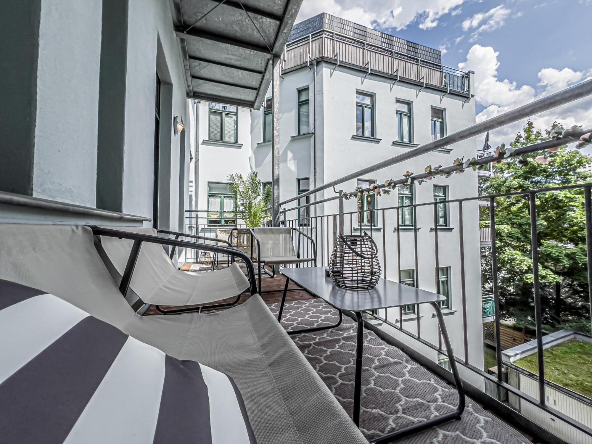 Grosse 3 Schlafzimmer Unterkunft Mit Kueche, Bad, Waschmaschine & Balkon Am Zoo 라이프치히 외부 사진